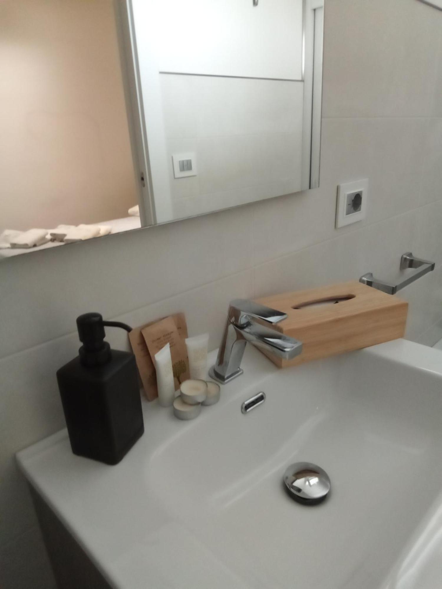 Rescio'S Rooms Cavallino di Lecce Bagian luar foto